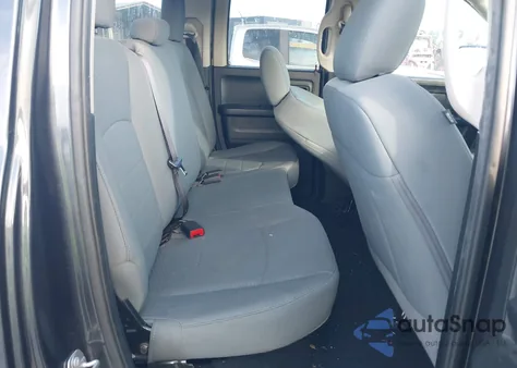 2019 Ram 1500 Classic Express 4X4 6'4 Box из США, поврежденный, VIN 1C6RR7FGXKS571553